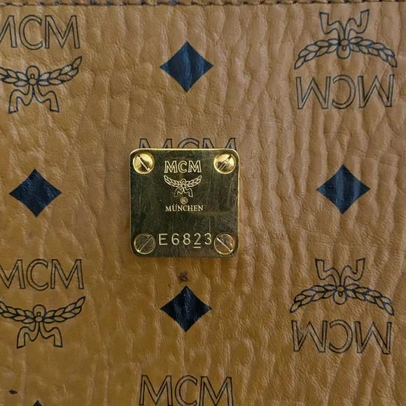 MCM Tan Visetos Pouch with Gold Accents - Picture 2 of 6